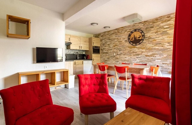 150m from ski slopes, 5th floor, fitness, balcony, tv, ski locker, 73m², Les Orres
