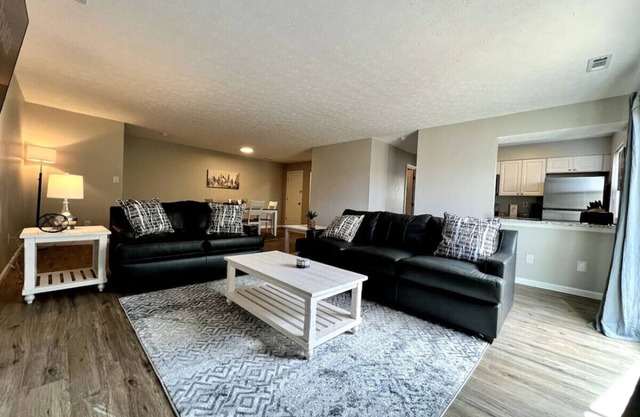 1520 G Bonita · TWO Bedroom Remodeled Middletown w Private Laundry