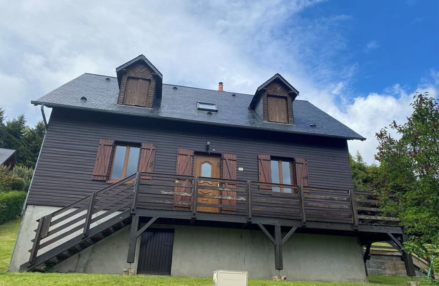 16-person chalet with fireplace and 5 bedrooms