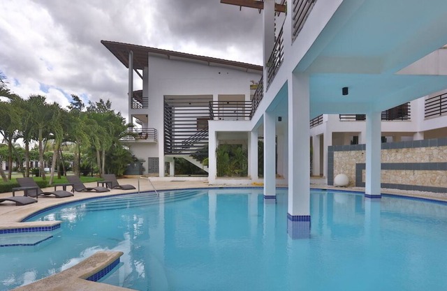 17. Comfortable 2 bedroom apartment, first level
