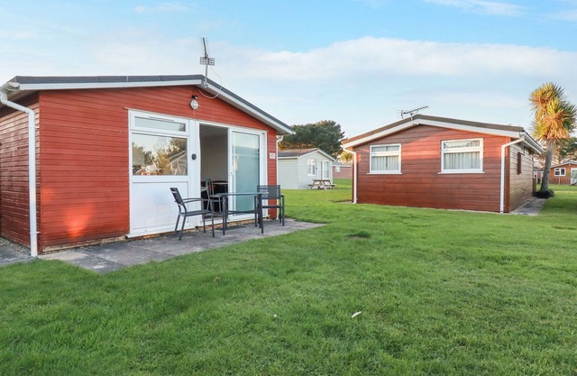 171 ATLANTIC BAYS, with a garden in St Merryn
