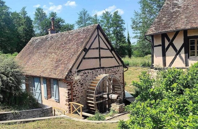 17th century mill with heated swimming pool near Sancerre