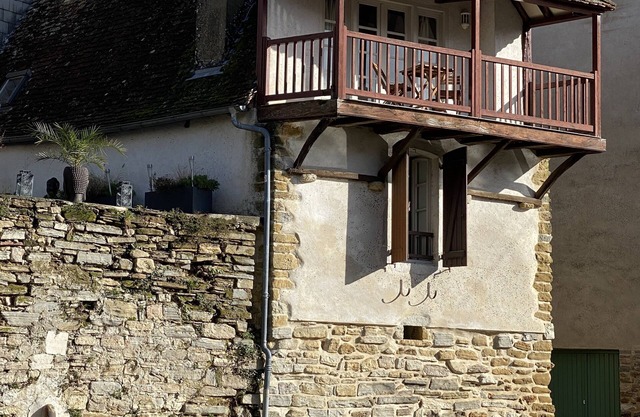 17TH CENTURY TOWNHOUSE IN THE HEART OF THE BASQUE