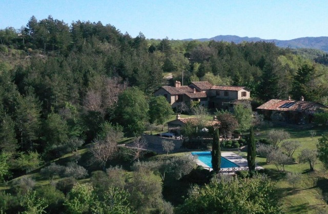 17th Century villa with six beds and baths, pool & complete privacy