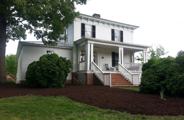 1865 farmhouse near Lake Gaston!