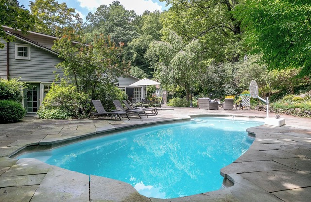 1876 Eyebrow Colonial Home on 36 acres, with pool and fully loaded game room