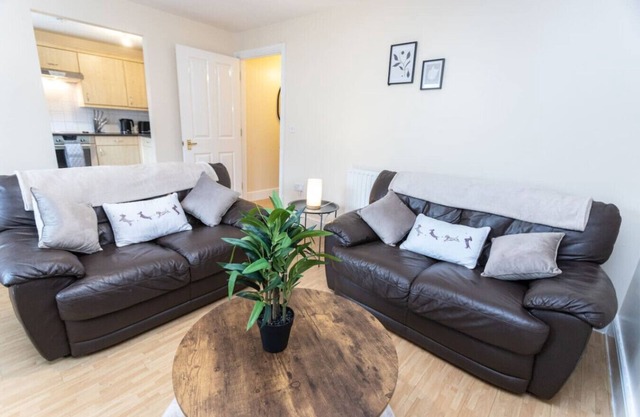 18FC Apartment 2 Bedroom Sleeps 4 Long Stay Disc
