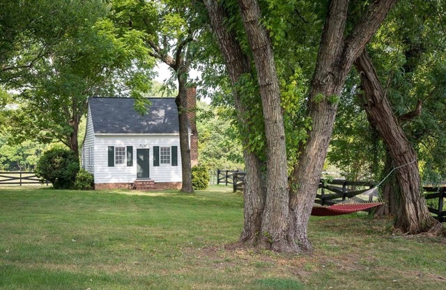 18th Century Charming Bungalow #127 Pool & Spa.