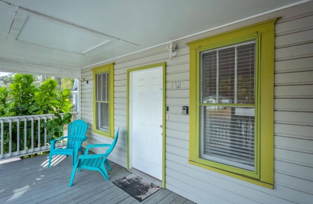 1940 cottage seen on FYI, 2bd 2ba