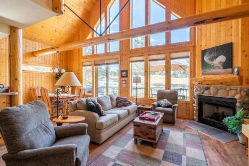 19th Hole Chalet at Eagle Crest