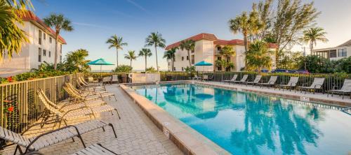 1BR 3rd floor Sanibel condo with endless ocean views 5B3