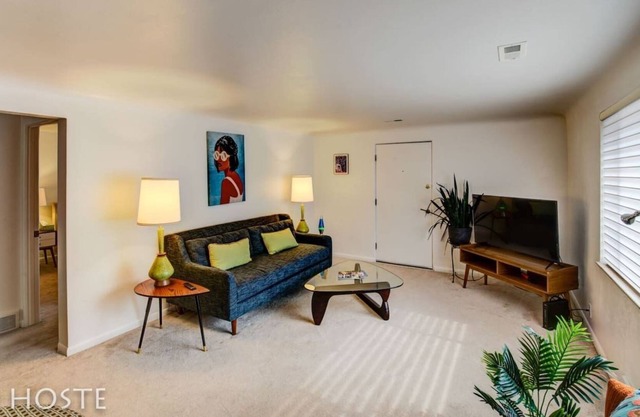 1BR 70's Inspired, Close To Broadmoor & Downtown