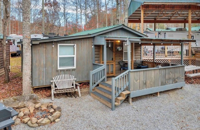 1BR Cabin in Gatlinburg close to Pigeon Forge