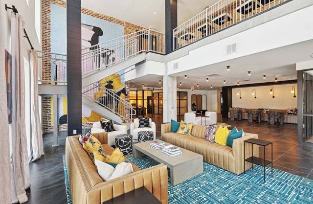 1BR Designer Apt w/Pool & Gym