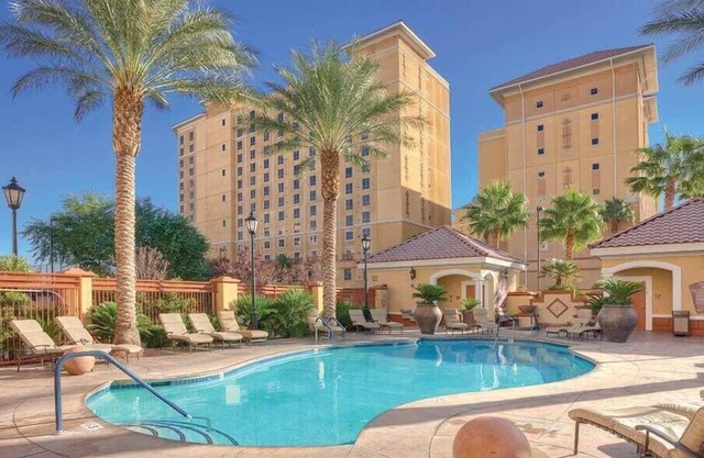 1BR Grand Desert Condo Access to Las Vegas Strip!