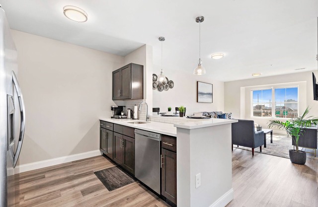 1BR King★Newark★20 min NYC*Parking Incl.