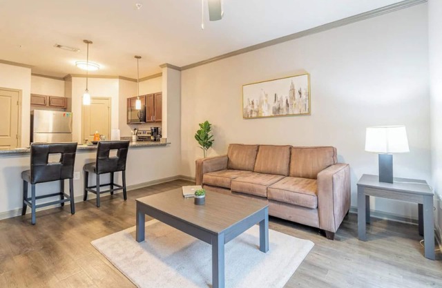 1BR Near Downtown+Parking+Pool+Corporate+Business+Nomad+NICE+Quietn