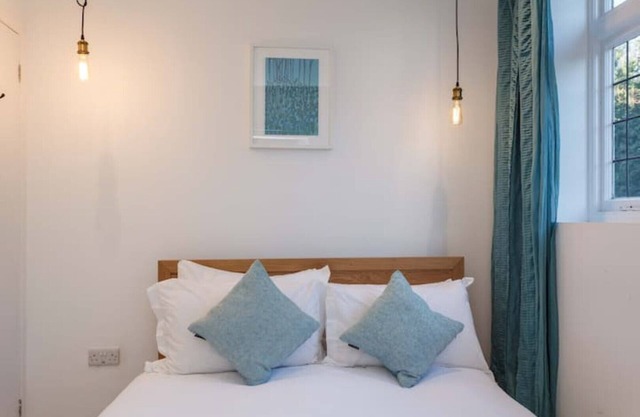 1C - Modern Apartment, Close to Bournemouth Gdns