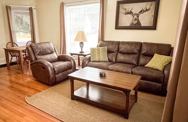 1st Base Apt 1 - All Star Baseball Rentals