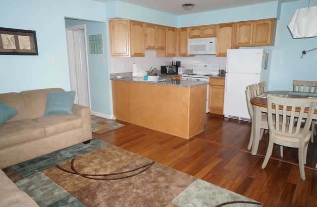 1st Floor 2 Bedroom 1 Bath Condo in the Heart of Sea Isle