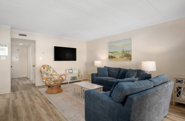 1st floor, oceanblock property at 47th St, just steps to beach, close to nightlife