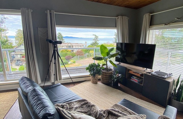 2 Bdr with Ocean views & 200m from sandy Cordova Bay Beaches.