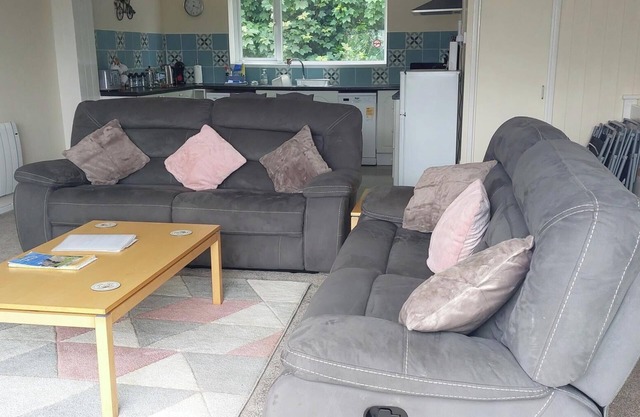 2 Bedroom Apartment with Glorious views over the Tamar Valley and Dartmoor.