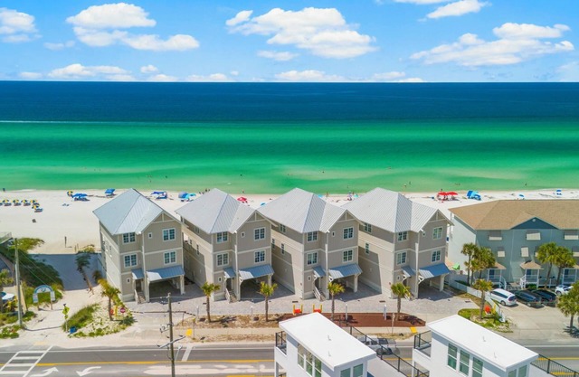 2 Beachfront Homes - Whale Rested Family - 2 Private Pools, Slps 24, Book 2025!