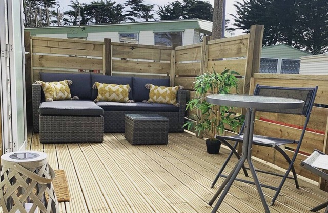 2 bed refurbished static home