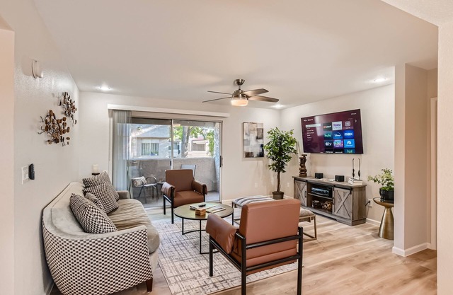 2 Bedrm/2Bath Condo In The Paradise Village Area w/20% Multiple Month Discount