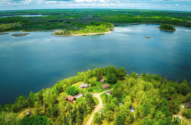 2 Bedroom, 1900's Logging cabin on Three Island Lake in Bemidji, MN