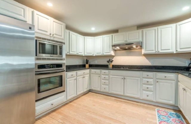 2 Bedroom 2 bathroom Just a few steps to the ocean at the Grand Victorian!