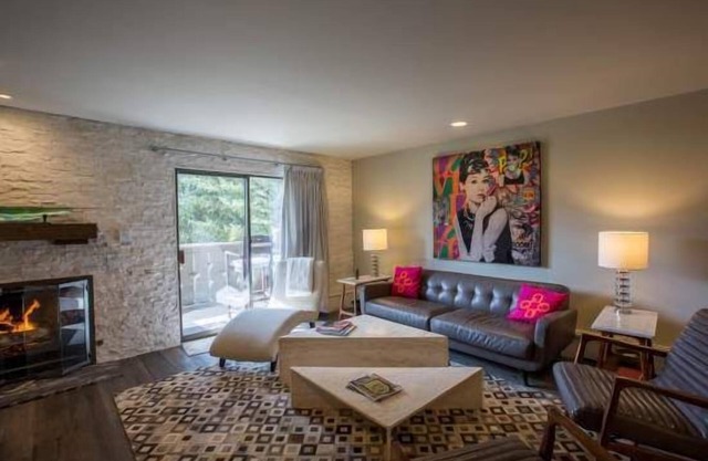 2-Bedroom 2 Bath condo in Vail Village, Villa Cortina