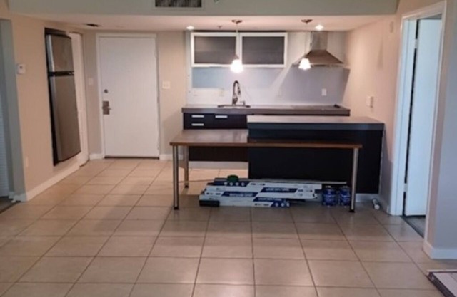 2-bedroom/2 bathroom condo in fabulous Clearwater with AC & fitness room.
