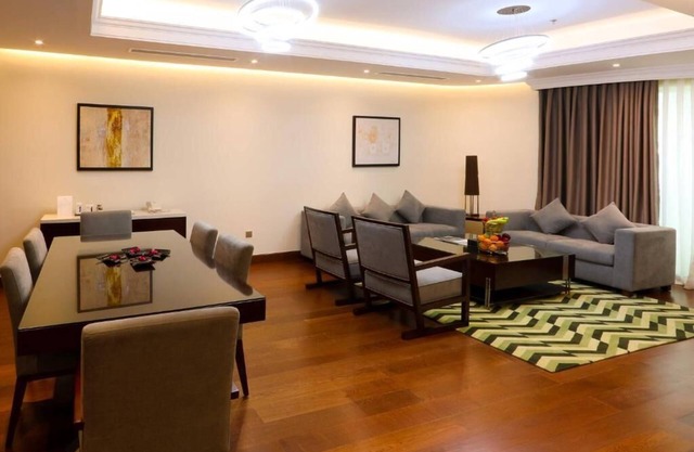 2 BEDROOM, 5 MIN WALK TO DIFC METRO, DUBAI