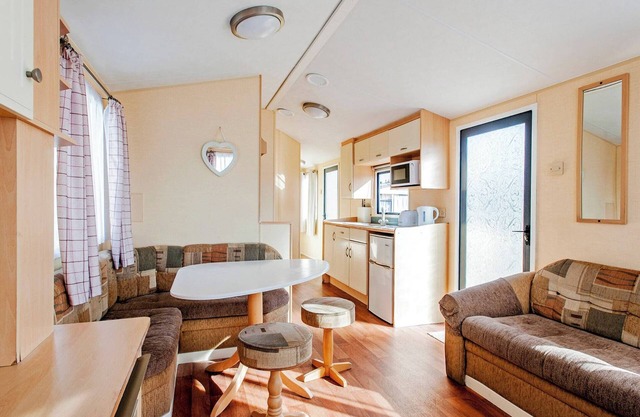 2 bedroom accommodation in Caister-on-Sea