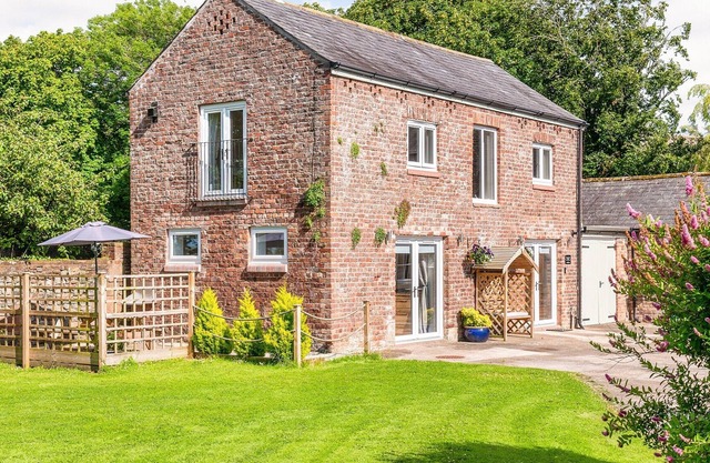 2 bedroom accommodation in Newton Arlosh