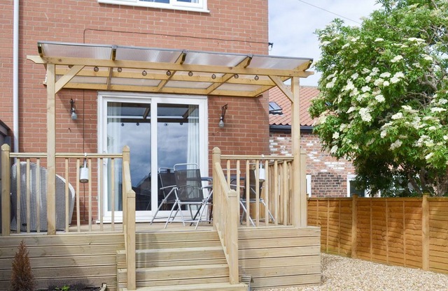 2 bedroom accommodation in Cayton, near Scarborough
