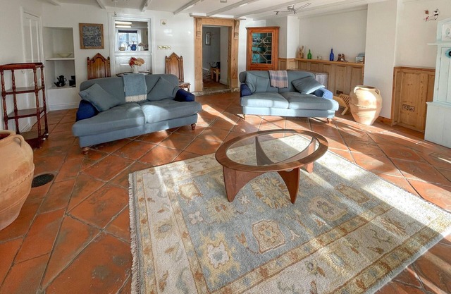 2 bedroom accommodation in Marazion