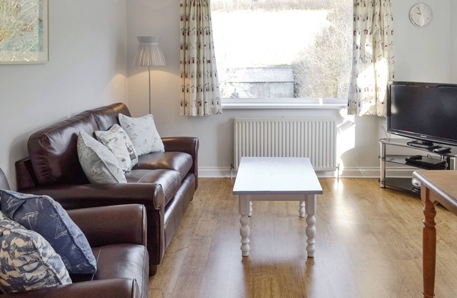 2 bedroom accommodation in Bothenhampton, near Bridport