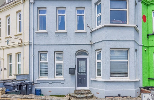 2 bedroom accommodation in Exmouth