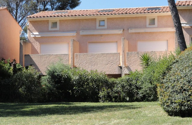 2 bedroom apartment near the beach