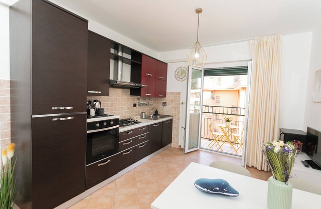 2-bedroom apartment and 2 baths in charming Roma with kitchen and fully equipped
