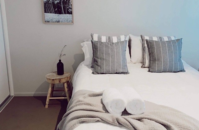 2 Bedroom Apartment in Central Ocean Grove.