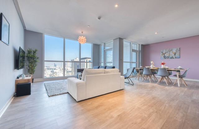 2 Bedroom Apartment In 23 Marina Tower