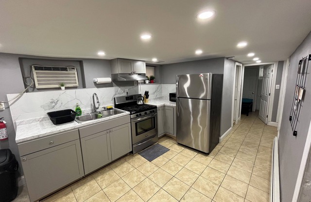 2-bedroom apartment near AirPort