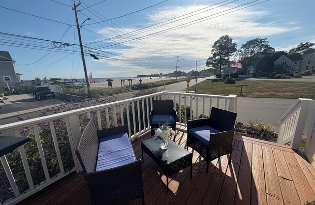2-bedroom apartment on Bayview Beach with stunning water views