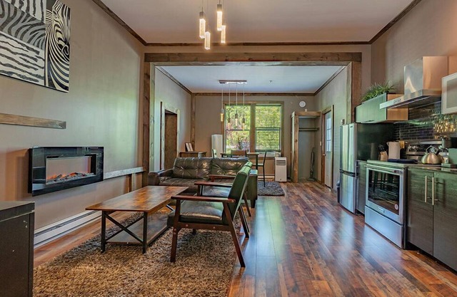 2-Bedroom apartment (D1), walk to Main Street