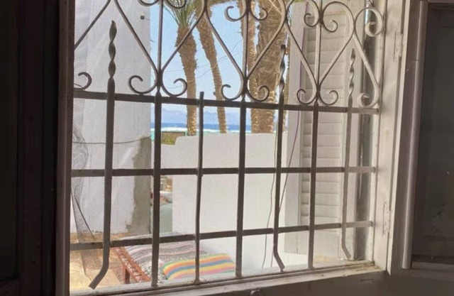 2-bedroom chalet sea front