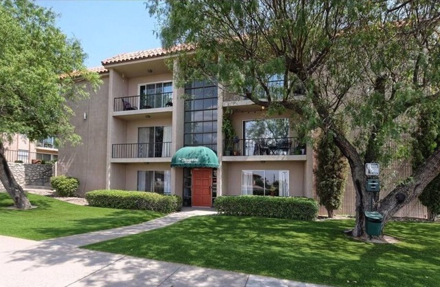 2 Bedroom Condo 203648 by Houzlet